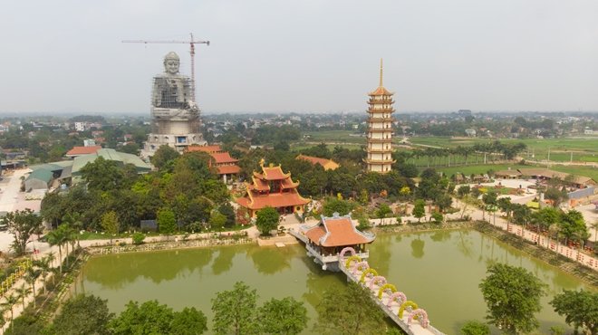 Bức tượng phật A Di Đà lớn nhất Đông Nam Á