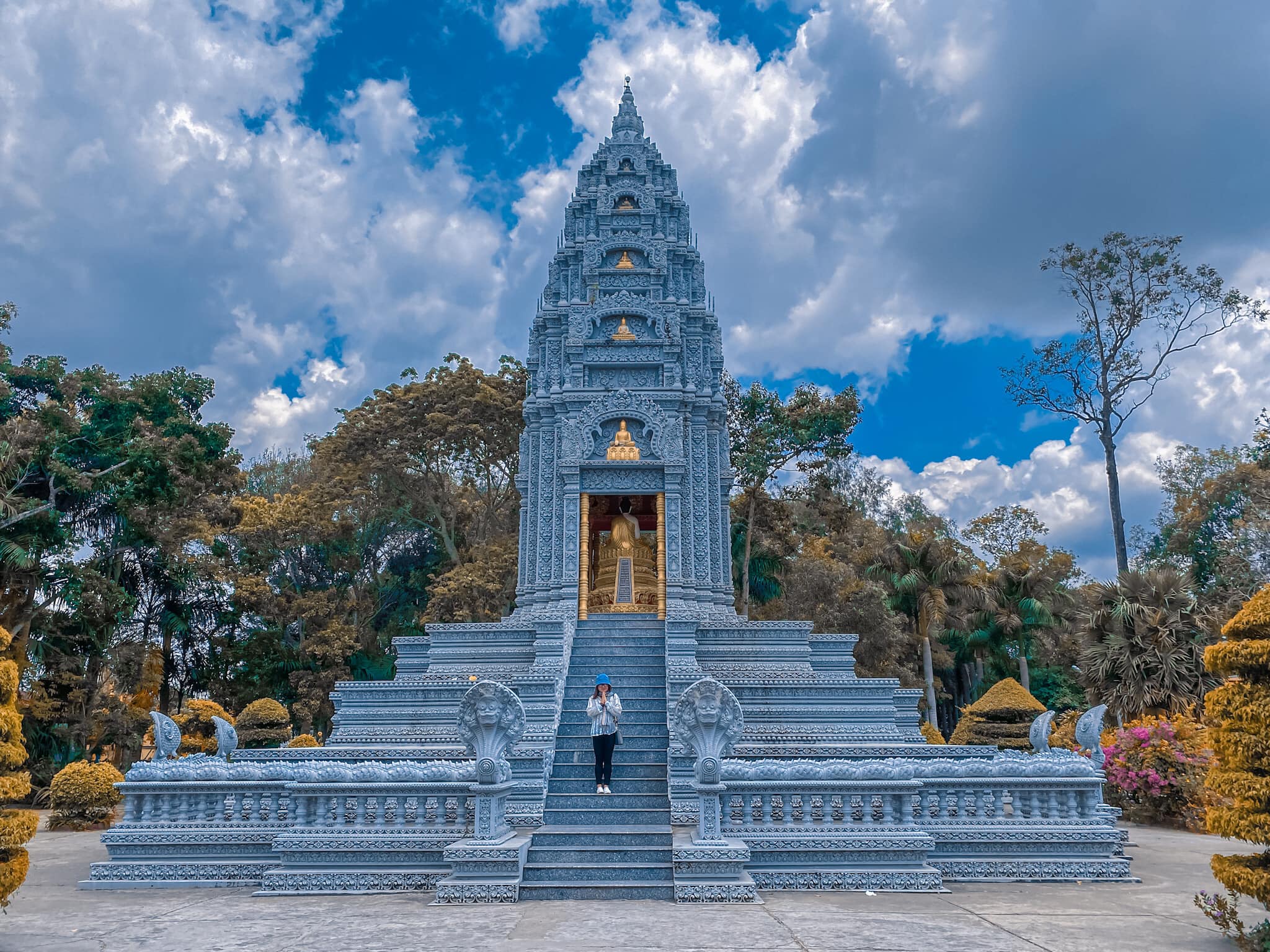Chùa som rong ngôi chùa khmer có tượng phật nằm ở sóc trăng