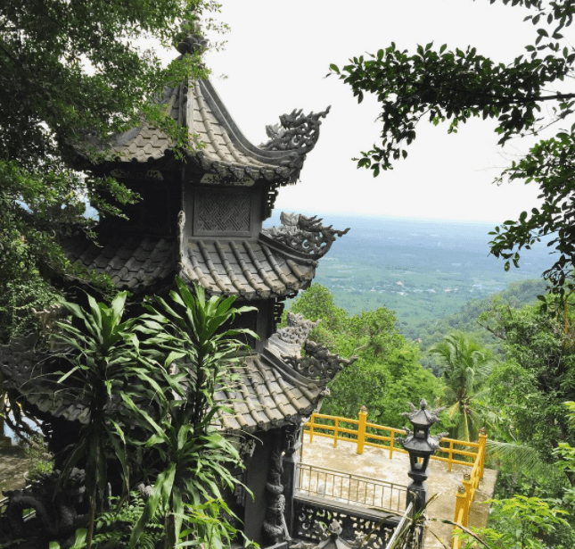 Vẻ đẹp của chùa Bửu Quang - chùa Gia Lào