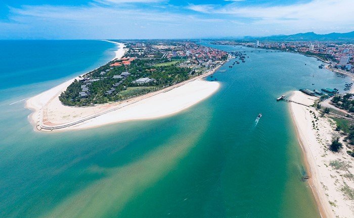 Biển Quảng Bình Nhật Lệ - top 10 bãi biển xinh đẹp, quyến rũ bậc nhất tại Việt Nam