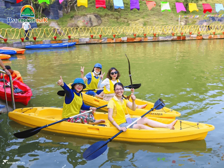 Núi Thần Tài Đà Nẵng ra mắt dịch vụ chèo thuyền Kayak mới